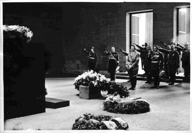 Hitler at the wreath laying for the fallen of the Legion Condor